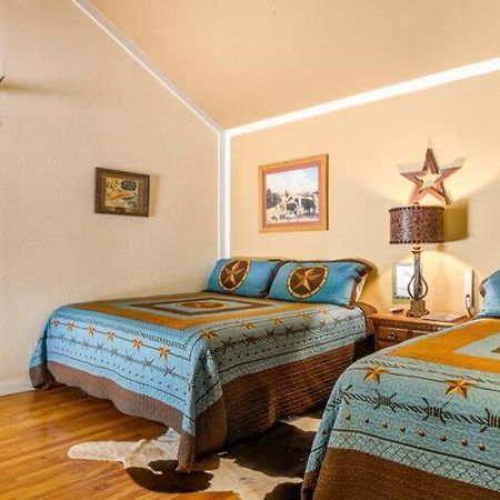 #3 Wrangler~Bandera Tin Star~Bandera, Tx. Apartment Luaran gambar