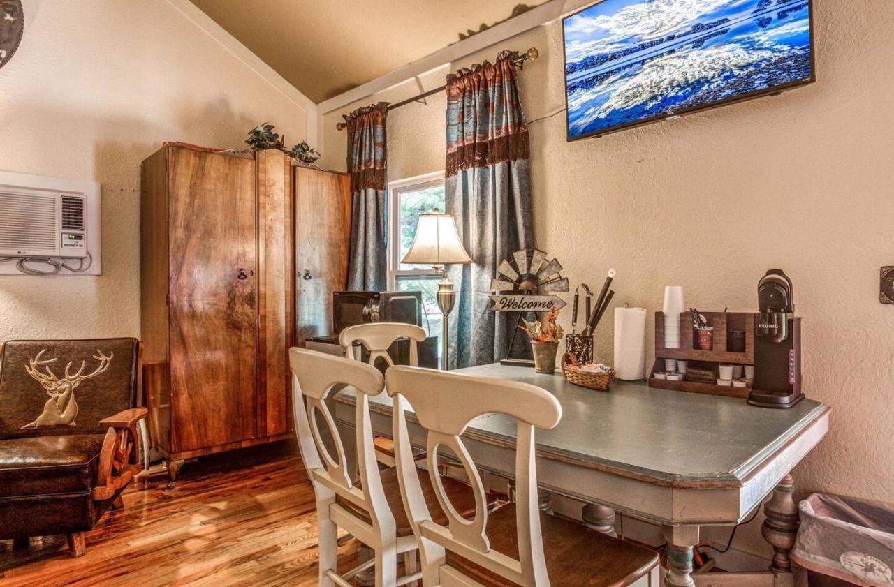 #3 Wrangler~Bandera Tin Star~Bandera, Tx. Apartment Luaran gambar